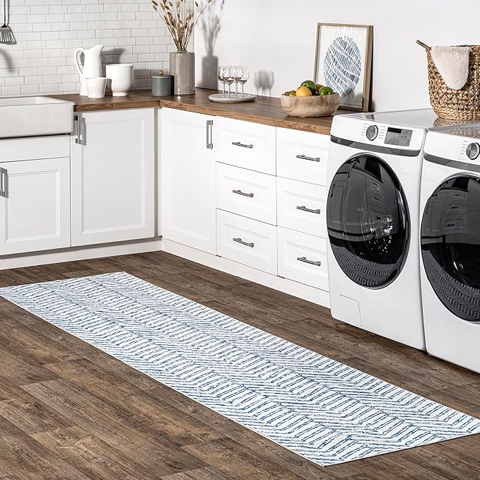nuLOOM Rosanne Machine Washable Geometric Runner Rug, 2' 6" x 8', Blue, Rectangular, 0.1" Thick
